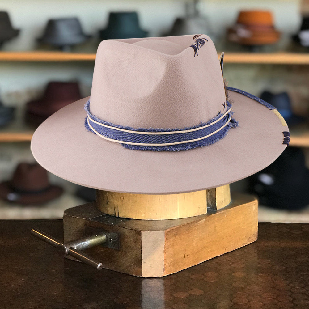 Classic Wide Brim Outdoor Hat - Image 4