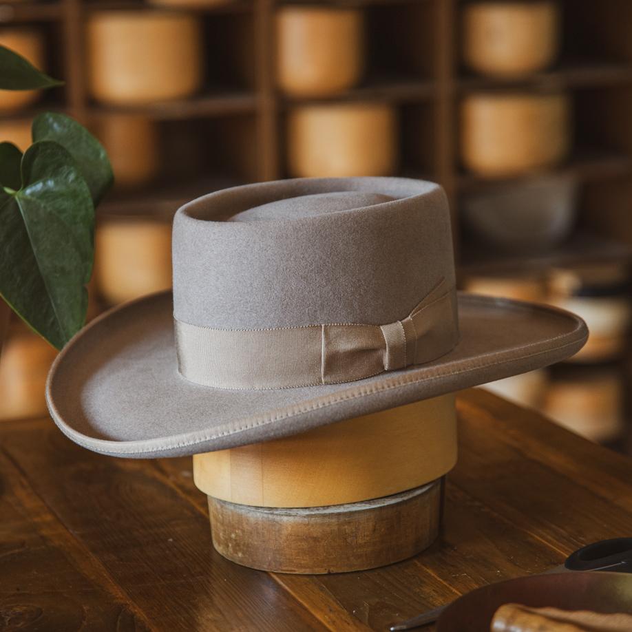 Rustic Rider Felt Pork Pie Cowboy Hat in Beige