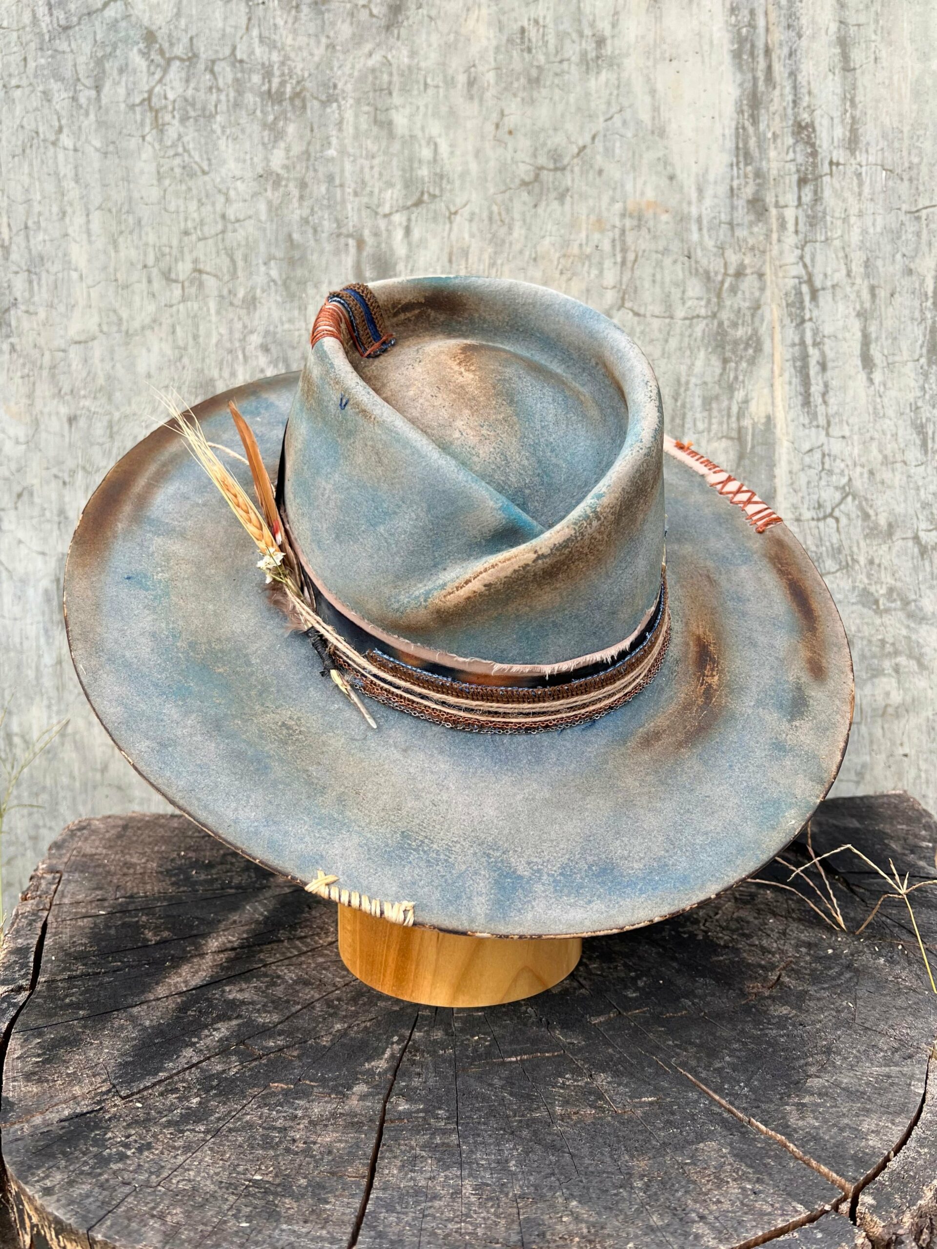 Tempered Teal Vintage Wide-Brimmed Felt Hat - Image 4