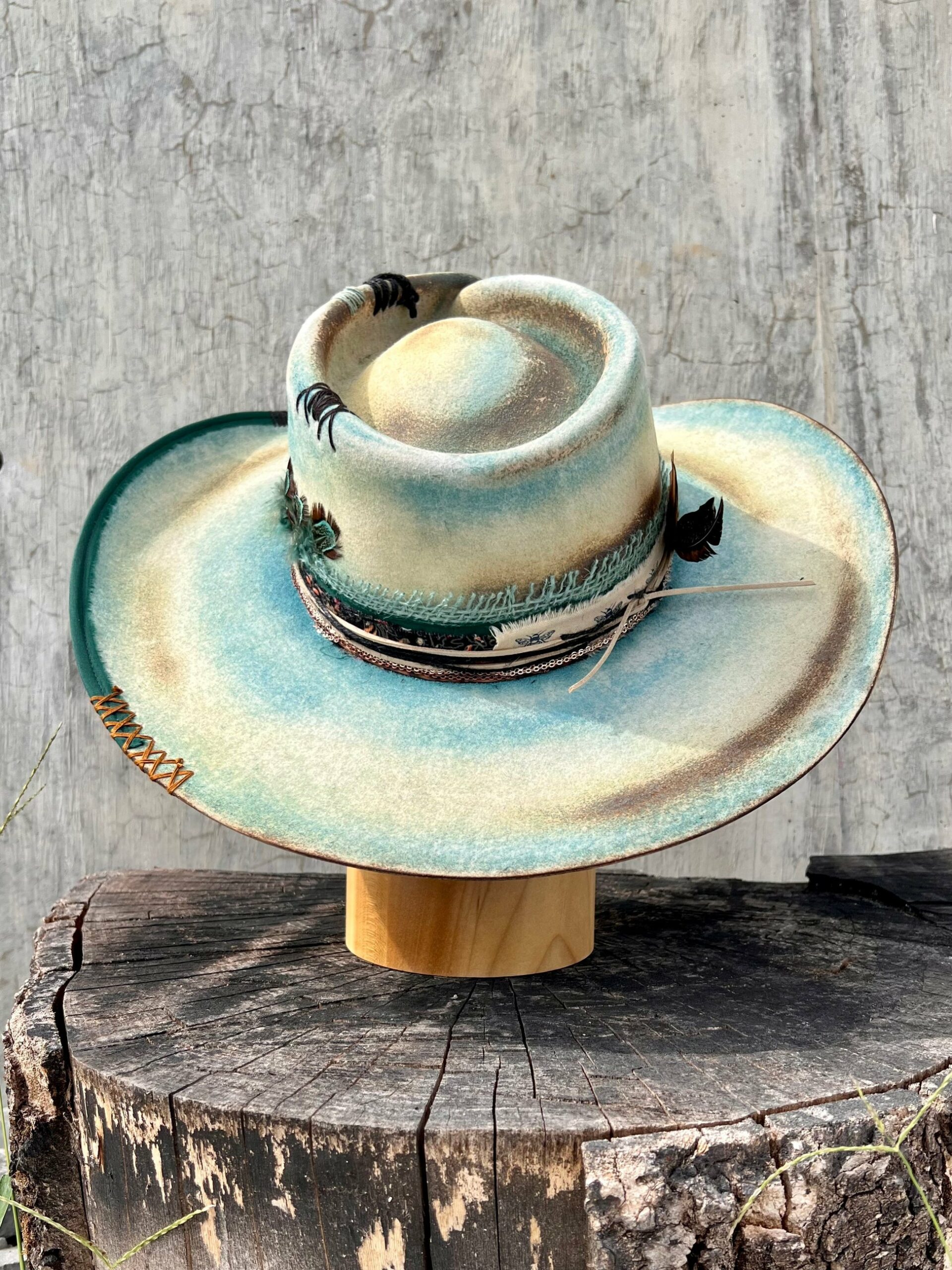 Tempered Teal Vintage Wide-Brimmed Felt Hat - Image 5